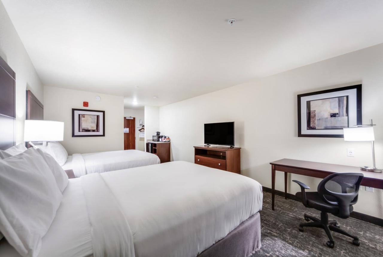 Cobblestone Inn & Suites-Fremont Ngoại thất bức ảnh