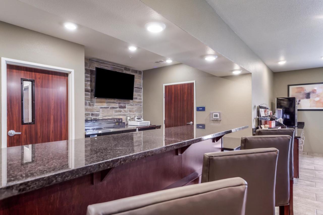 Cobblestone Inn & Suites-Fremont Ngoại thất bức ảnh
