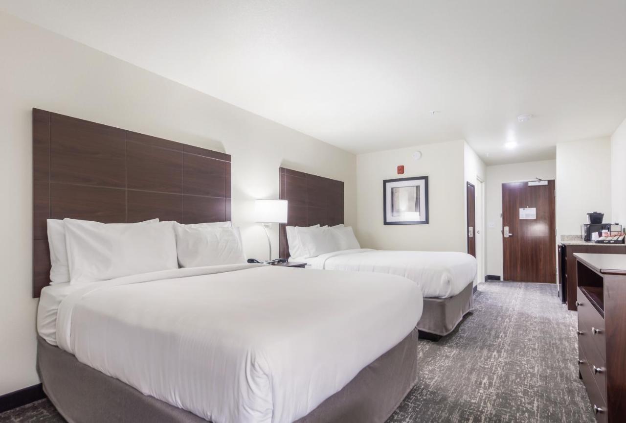 Cobblestone Inn & Suites-Fremont Ngoại thất bức ảnh