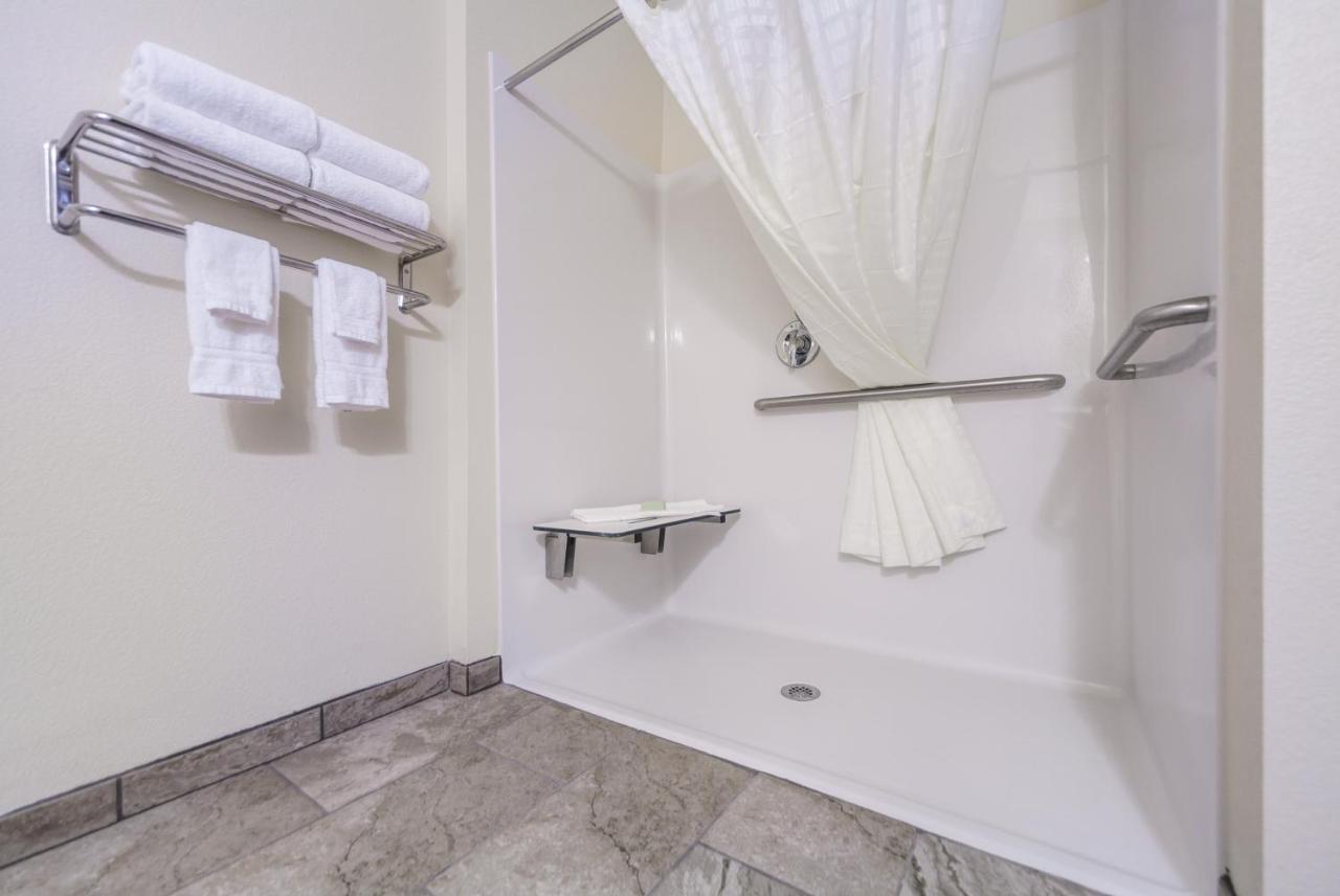 Cobblestone Inn & Suites-Fremont Ngoại thất bức ảnh
