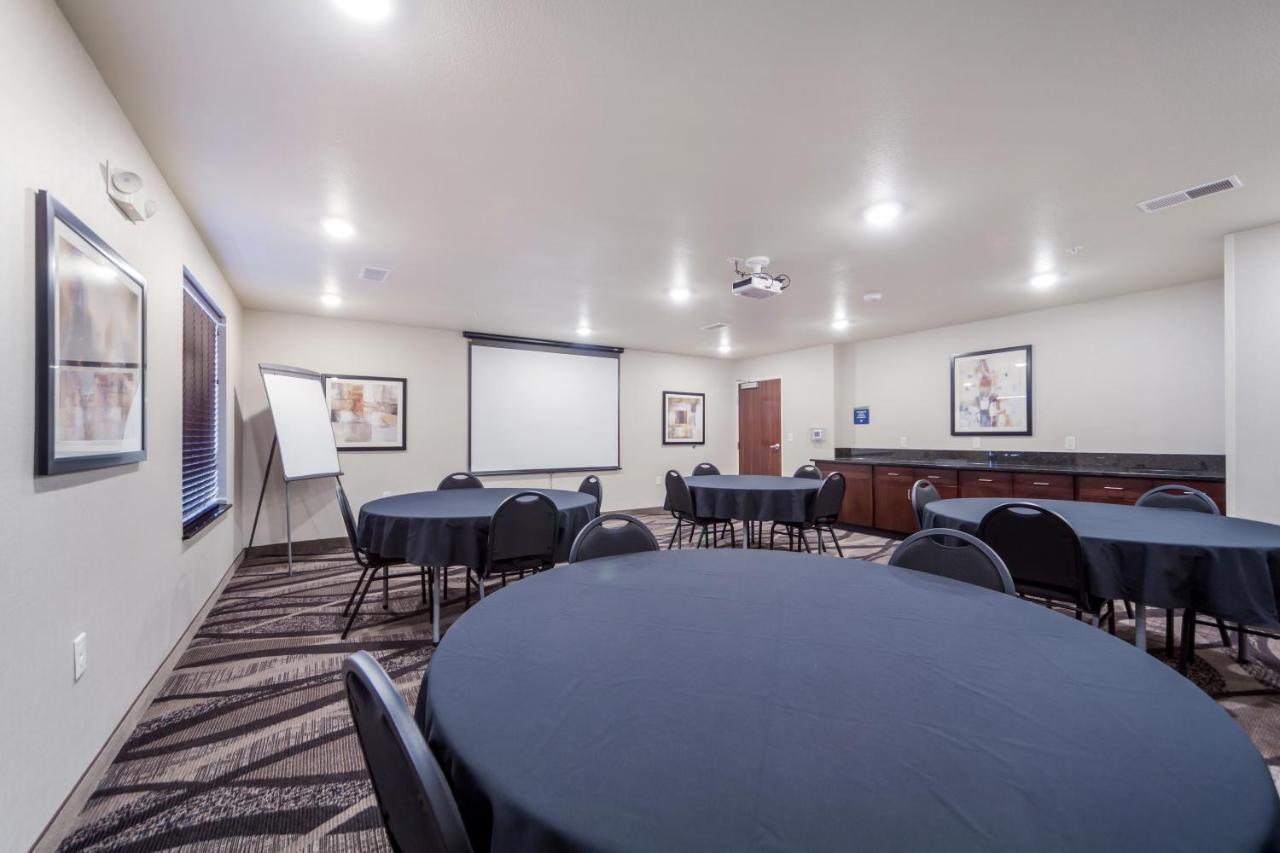 Cobblestone Inn & Suites-Fremont Ngoại thất bức ảnh